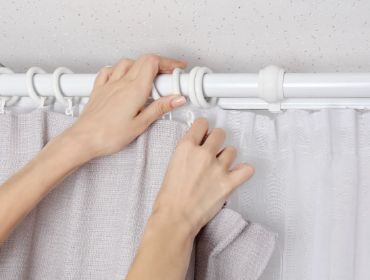 Ceiling curtain fixing